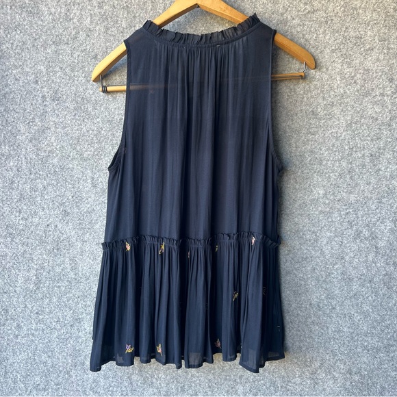 LOFT Navy Sleeveless Tiered Blouse – Size M - Picture 5 of 5